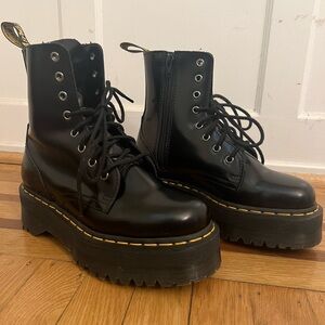 Brand new, mint condition Jadon platform Doc Marten, Size 6